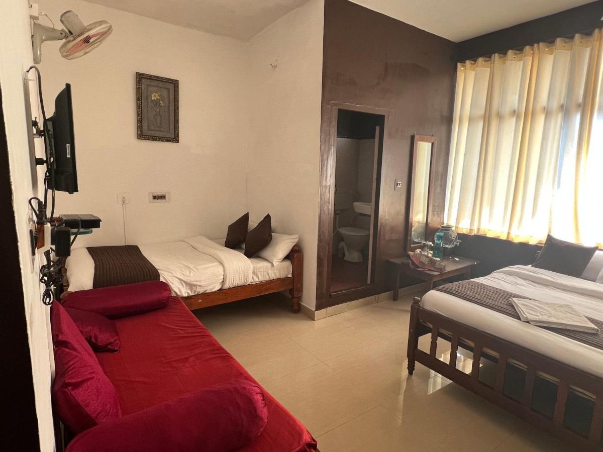 Hotel Caveri Inn Мадикери Экстерьер фото