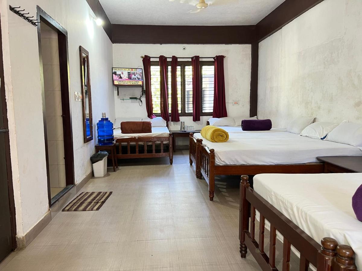 Hotel Caveri Inn Мадикери Экстерьер фото
